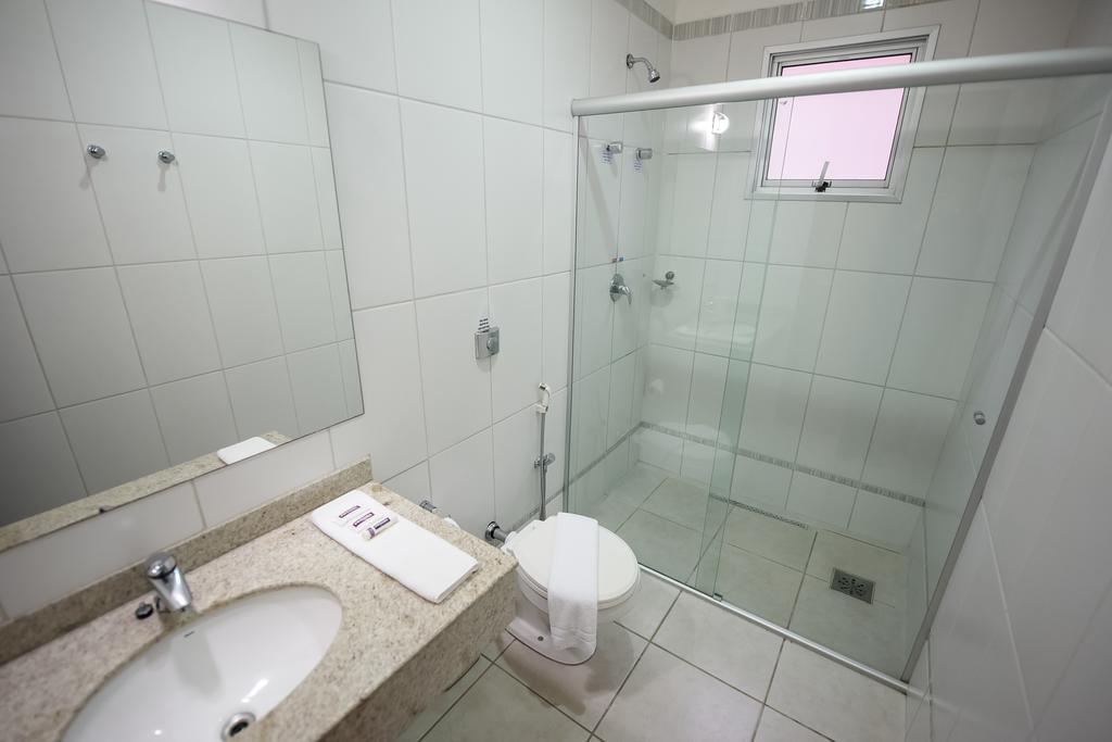 Prisma Plaza Hotel Taubate Phòng bức ảnh